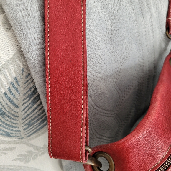 Roots Red Leather Crossbody Bag with Front Pockets - Picture 4 of 10